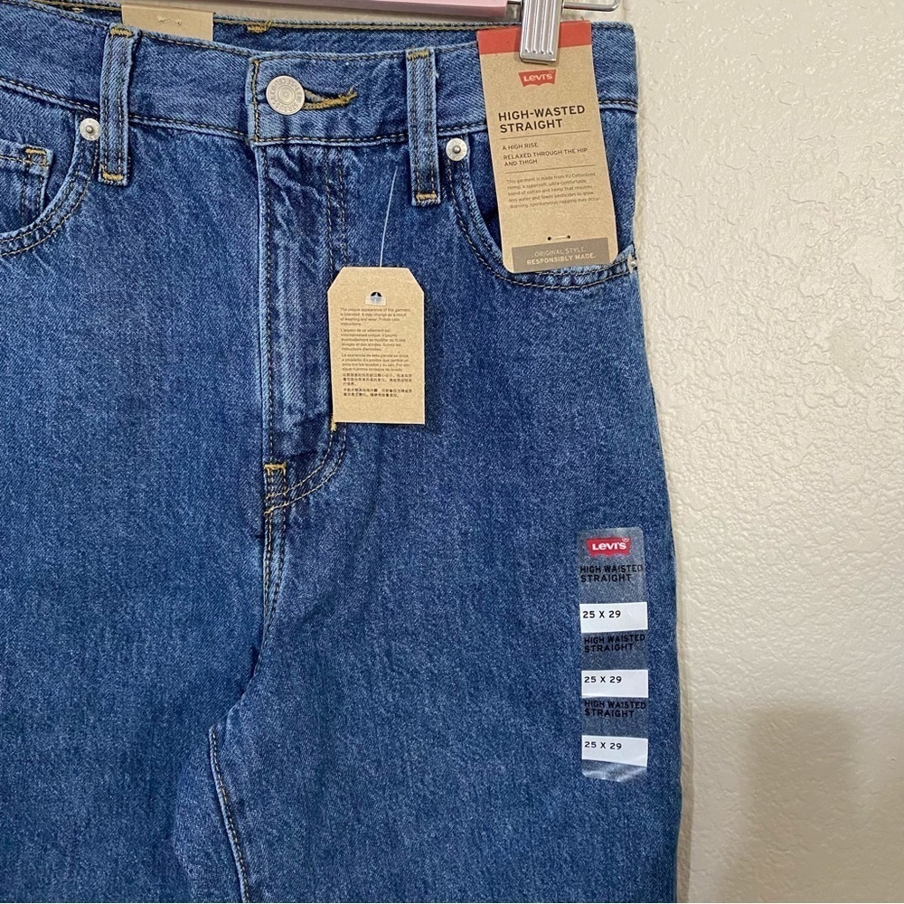 Levi’s High Wasted Straight Jeans - Picture 6 of 6